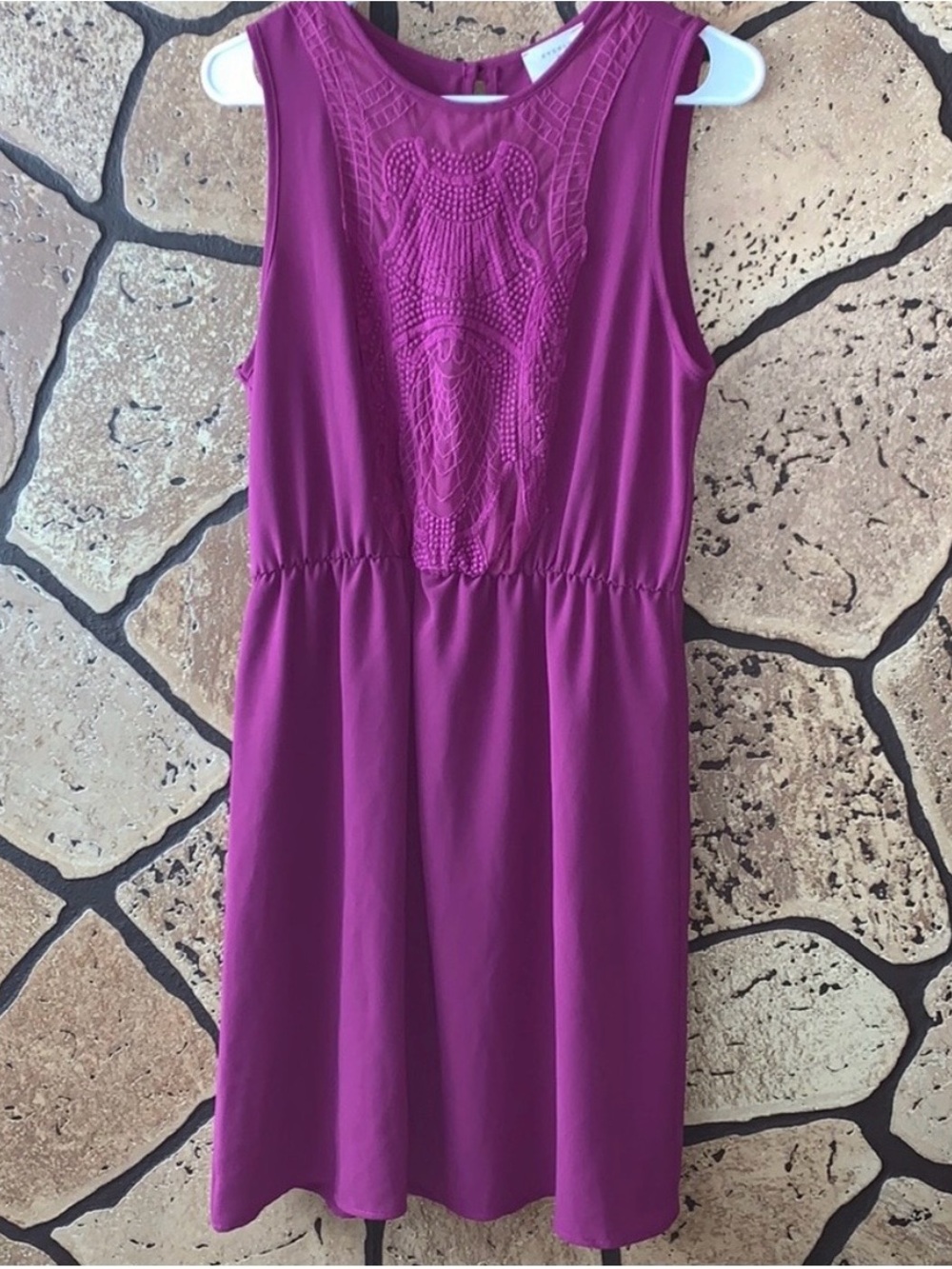 Everly Magenta Purple Lace Inset Dress Size L Sleeveless Elastic Waist Midi